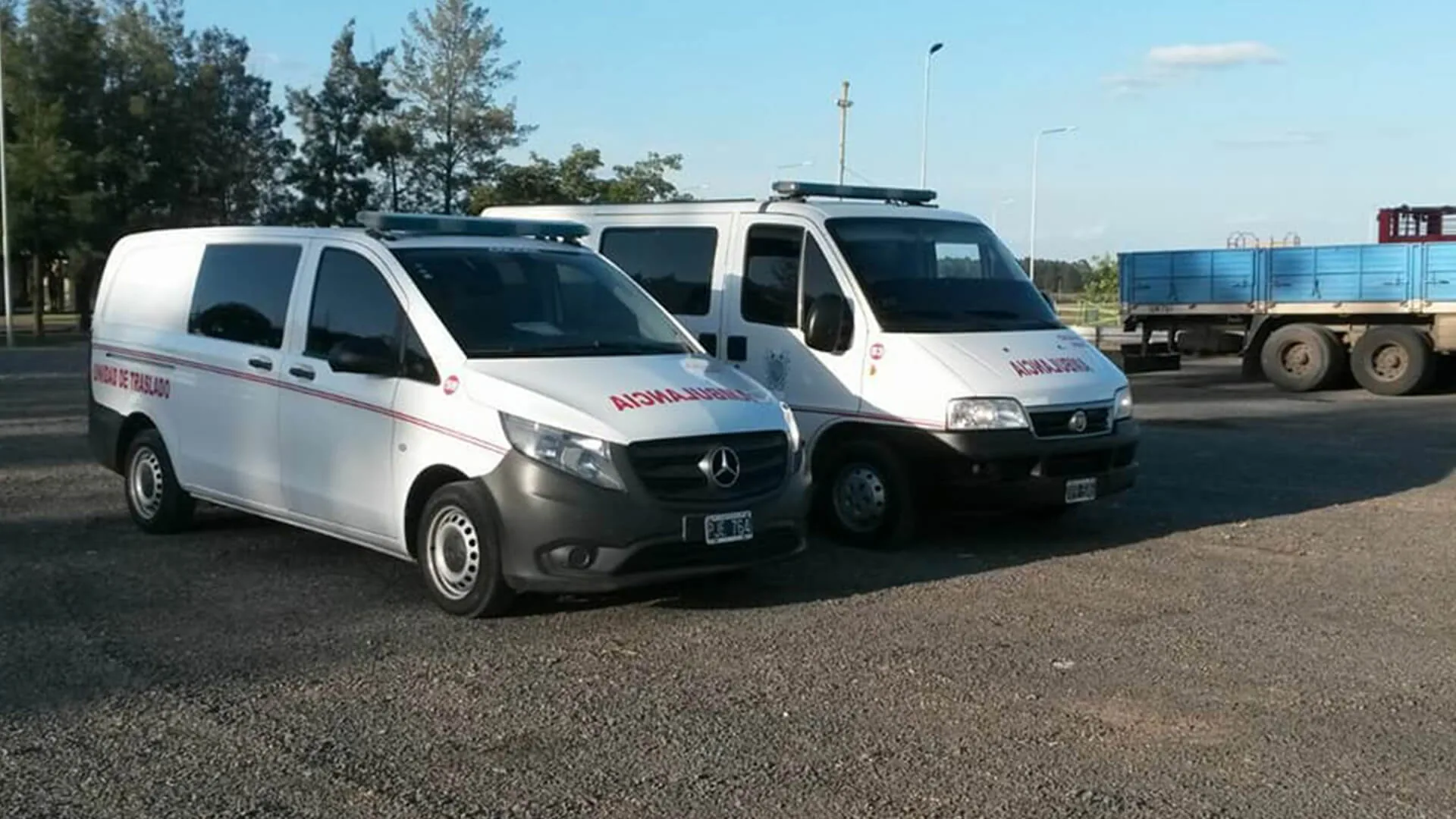 Unidad Ambulancias Ratto — van estacionada